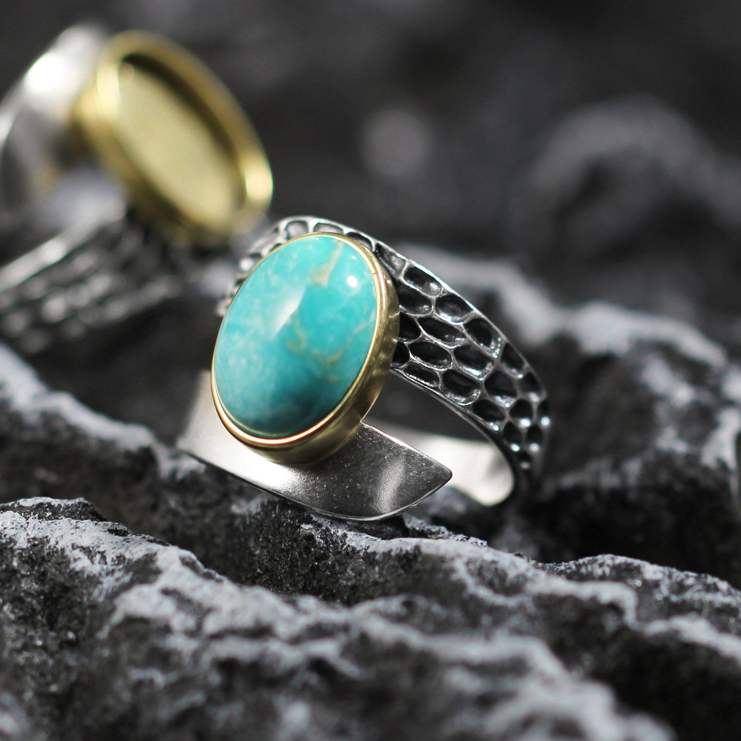 Anillo de acero inoxidable con forma de cuerpo 3D