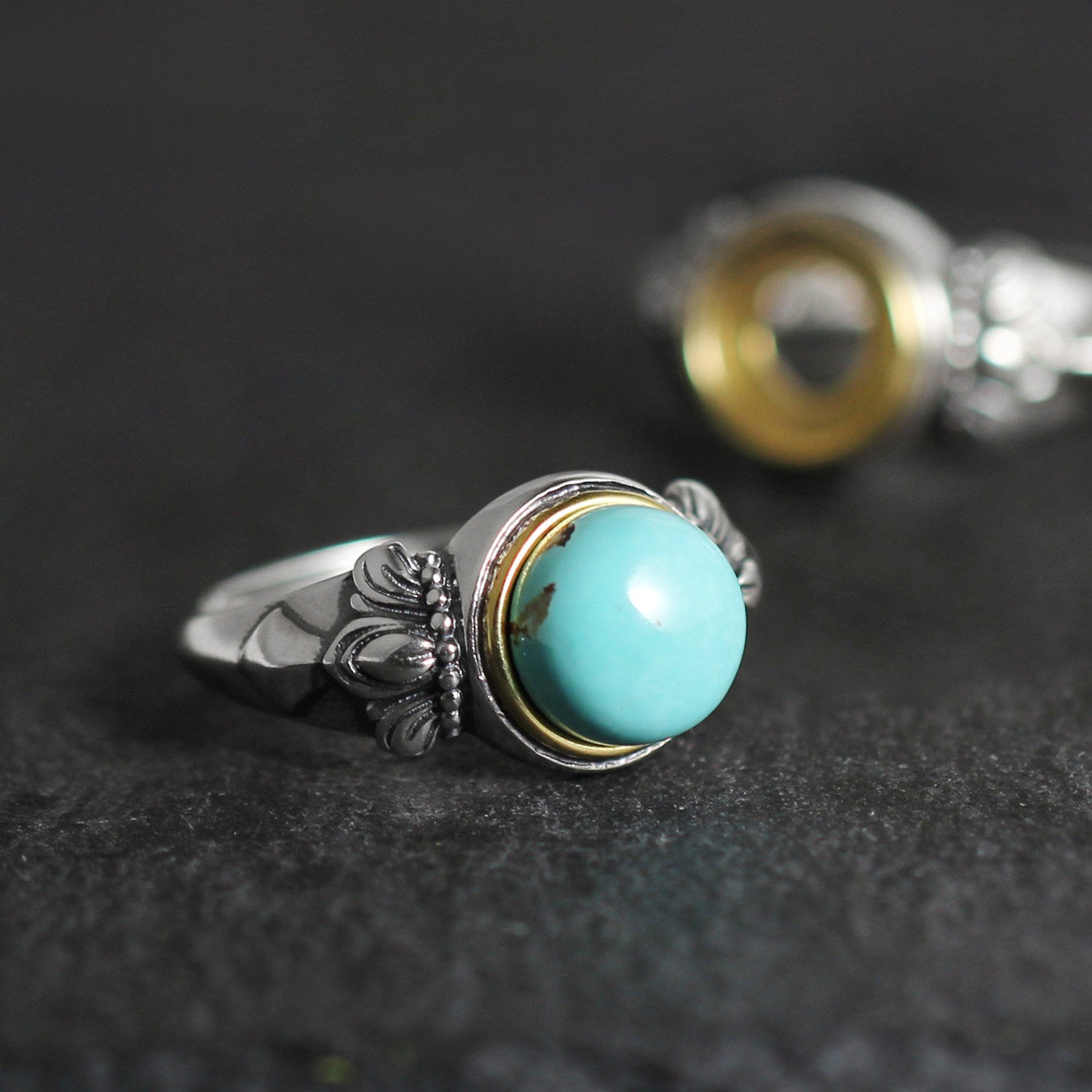Anillo de acero inoxidable con forma de cuerpo 3D