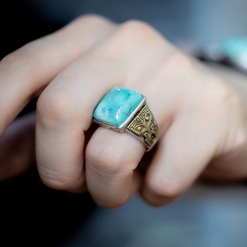 Anillo de acero inoxidable con forma de cuerpo 3D