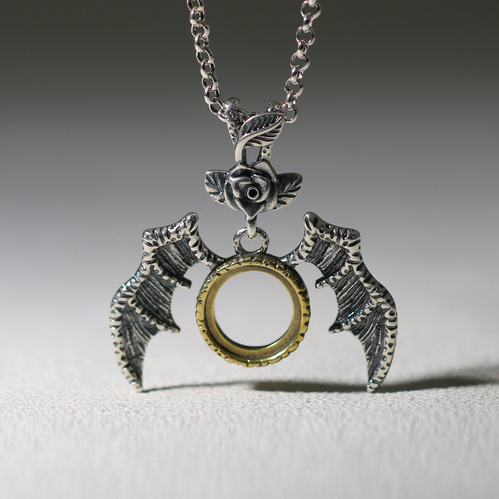 Anillo de acero inoxidable con forma de cuerpo 3D