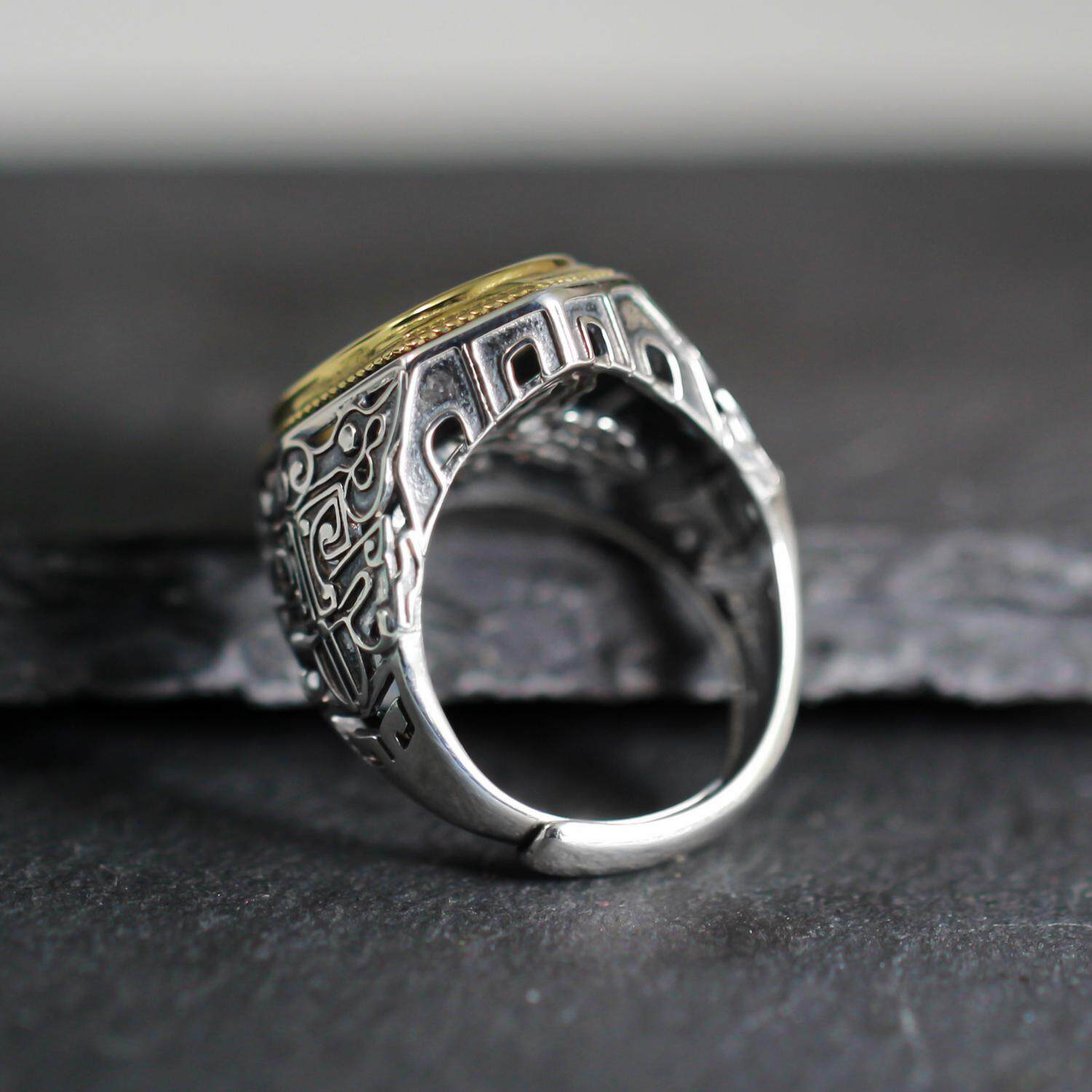 Anillo de acero inoxidable con forma de cuerpo 3D