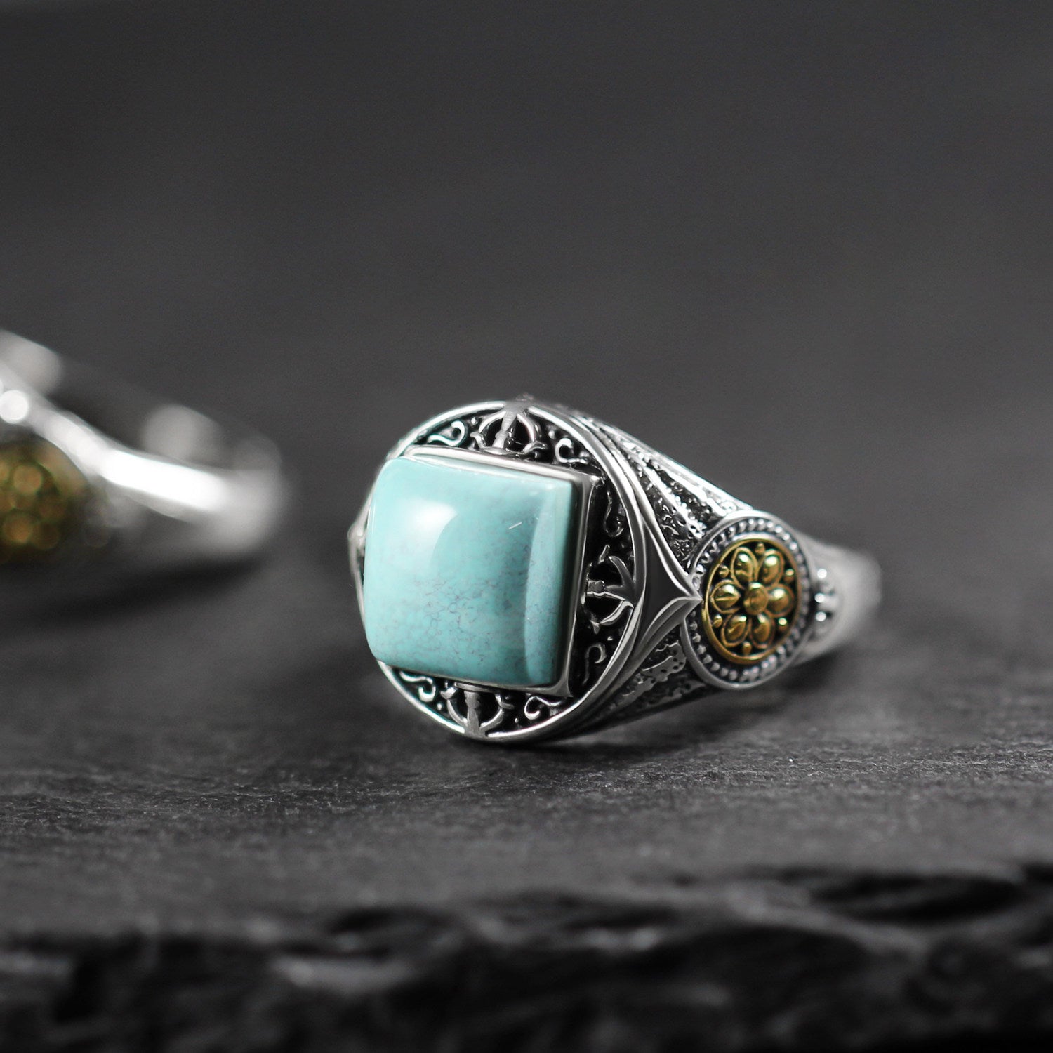 Anillo de acero inoxidable con forma de cuerpo 3D