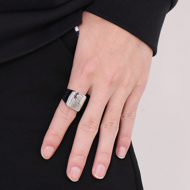 Anello in acciaio inossidabile a forma di corpo 3D