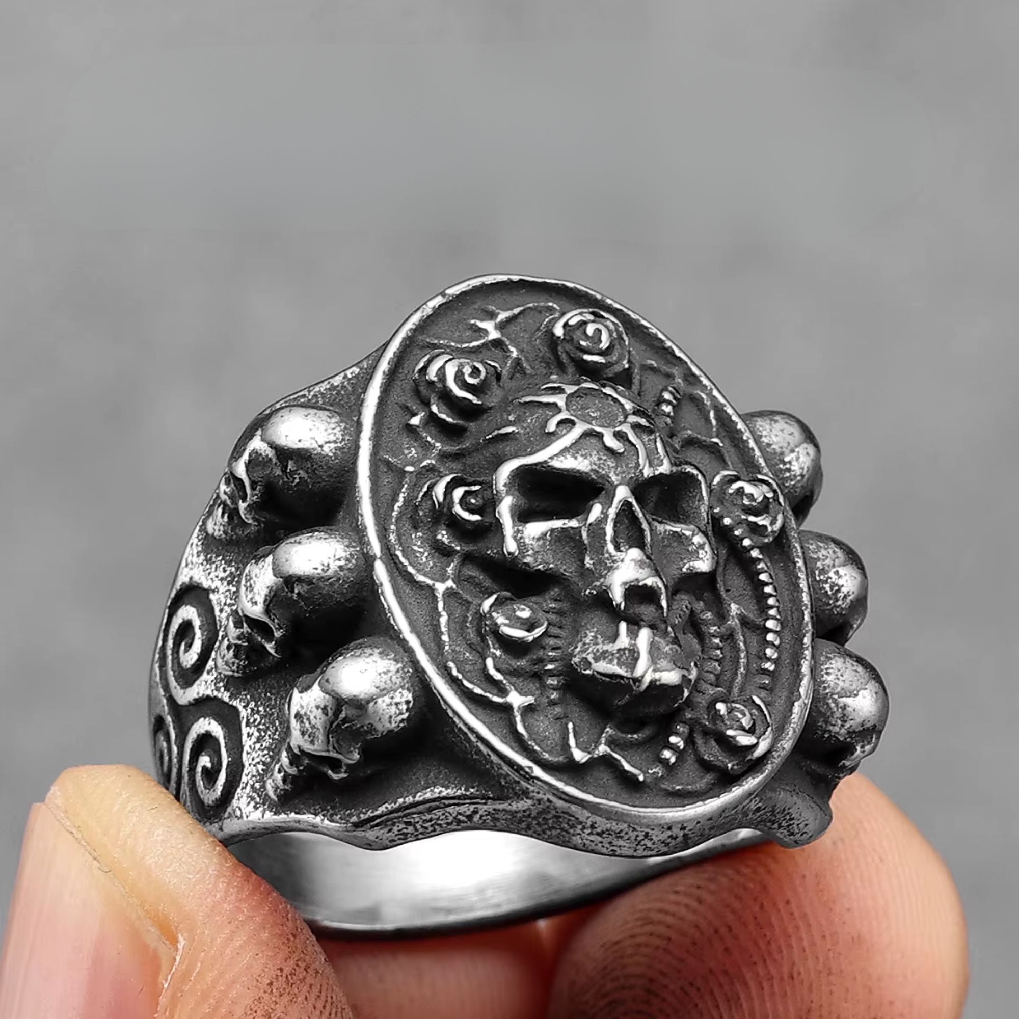 Textura De Flor Con Anillo De Acero Inoxidable Esmaltado