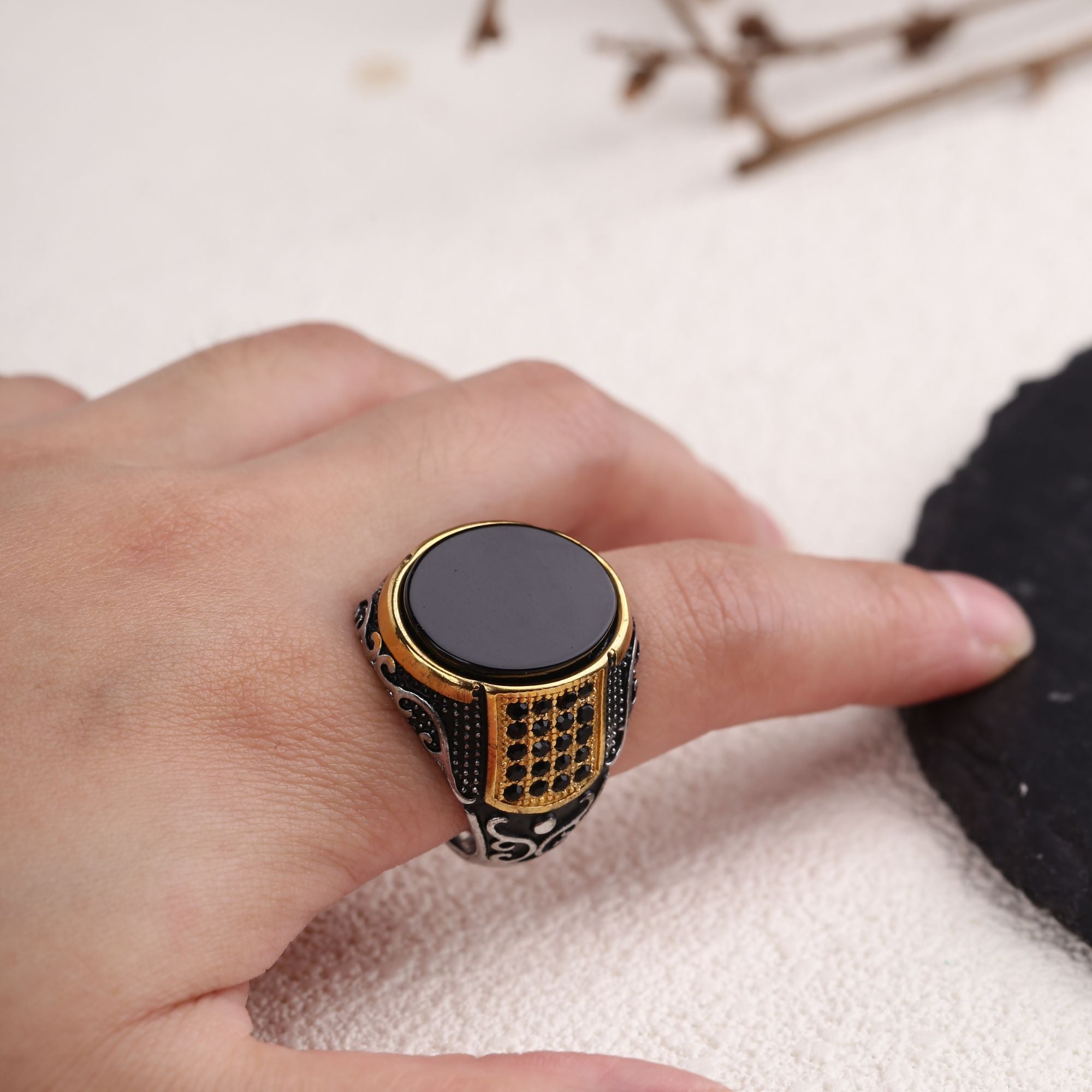 Anillo vintage de acero inoxidable con turquesa negra