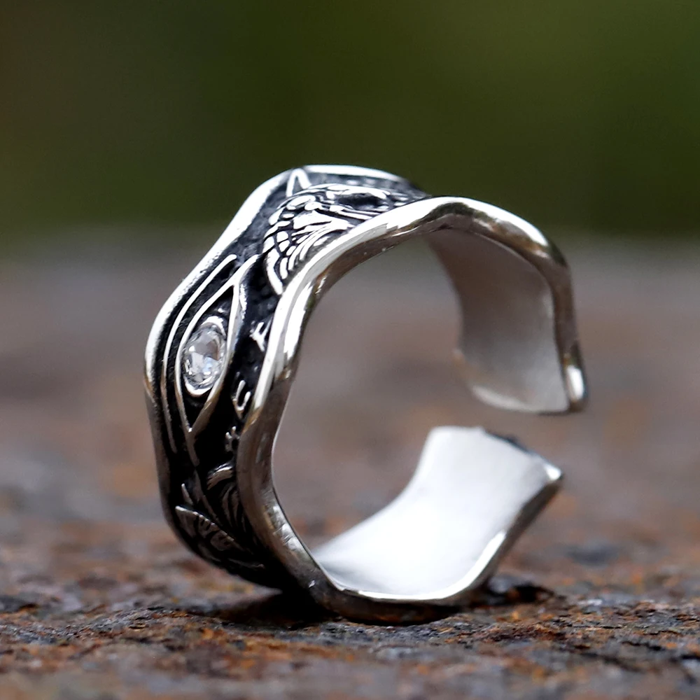 Anillo de acero inoxidable con forma de cuerpo 3D