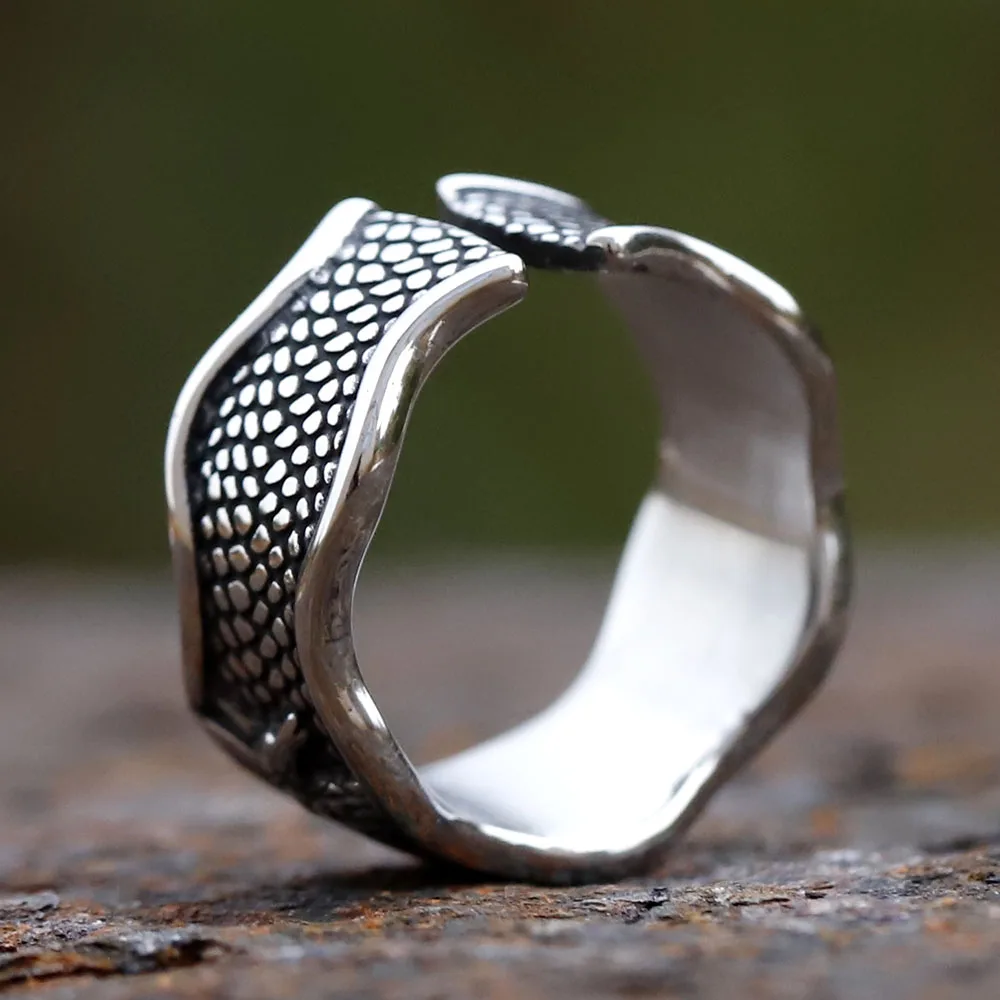 Anillo de acero inoxidable con forma de cuerpo 3D