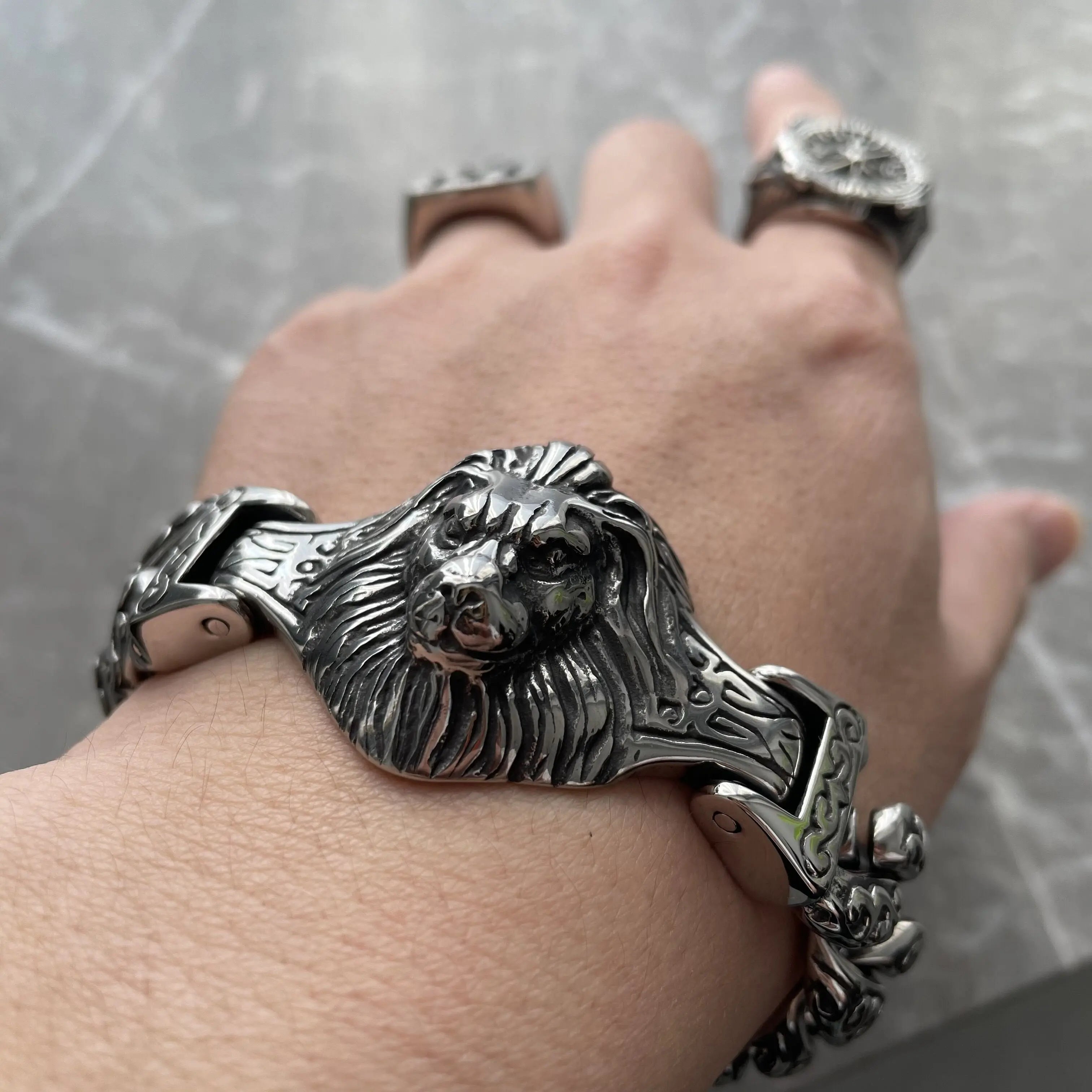 Curb Link Lion Head Stainless Steel Bracelet - Vrafi Jewelry
