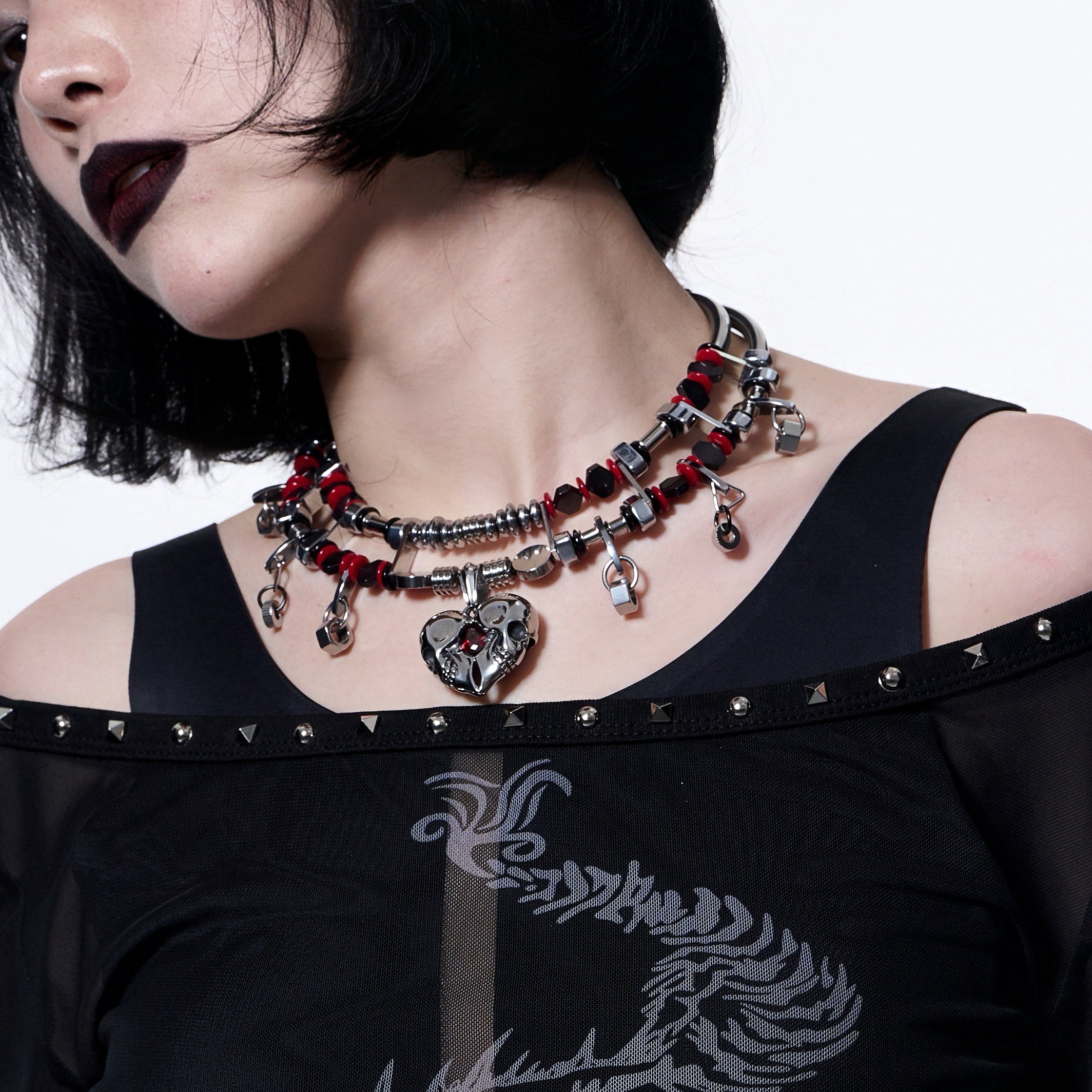 Gothic Hematite Heart-Shaped Pendant Clavicle Necklace