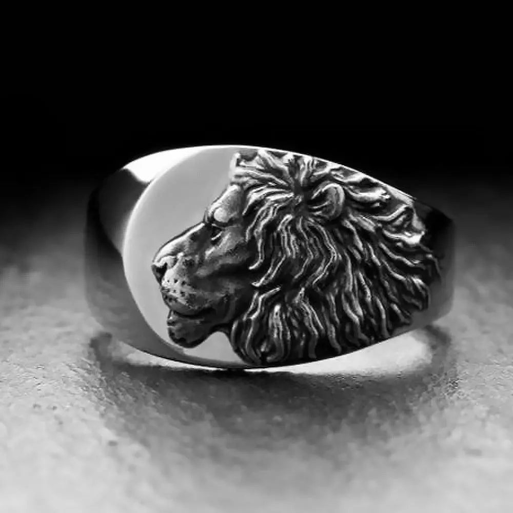 Lion Signet Ring - Vrafi Jewelry