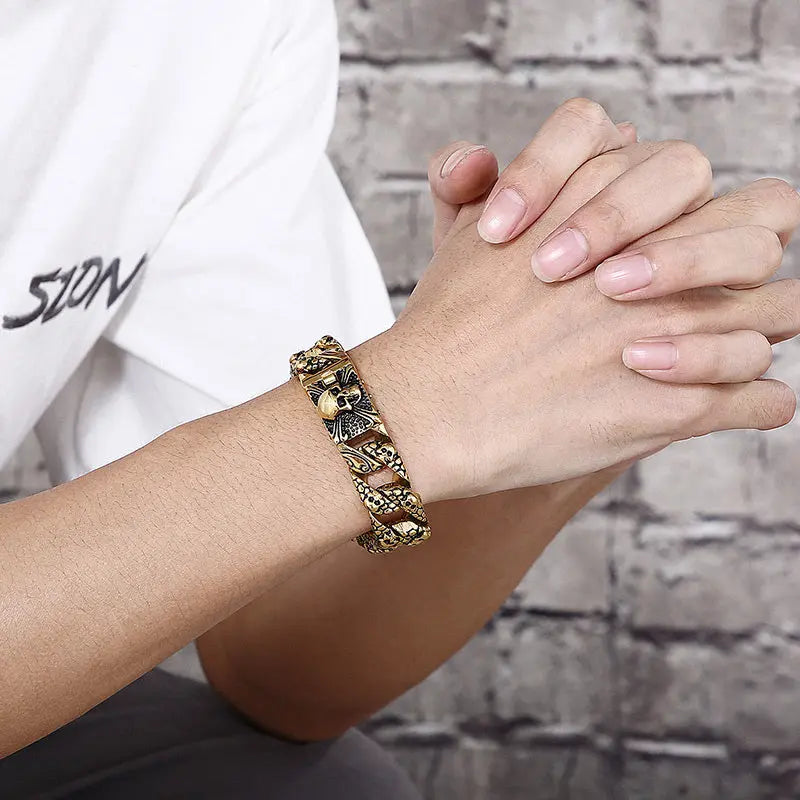 Mottled Skull Curb Link Skull Bracelet - Vrafi Jewelry