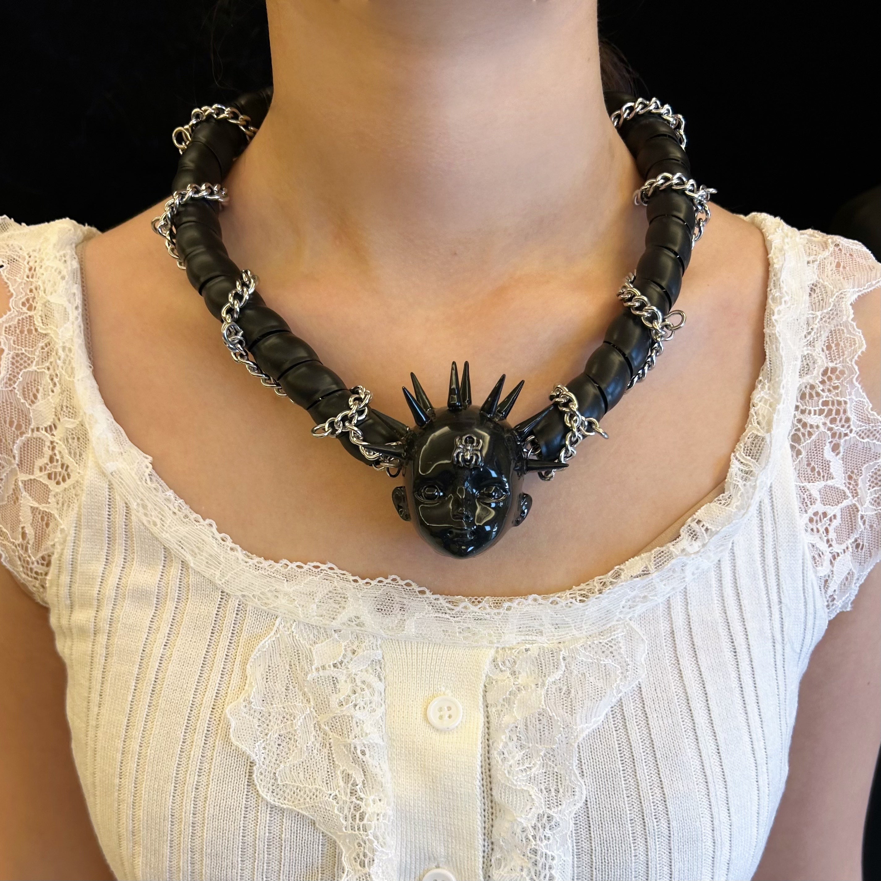 Creative round tube black spined skeleton chain