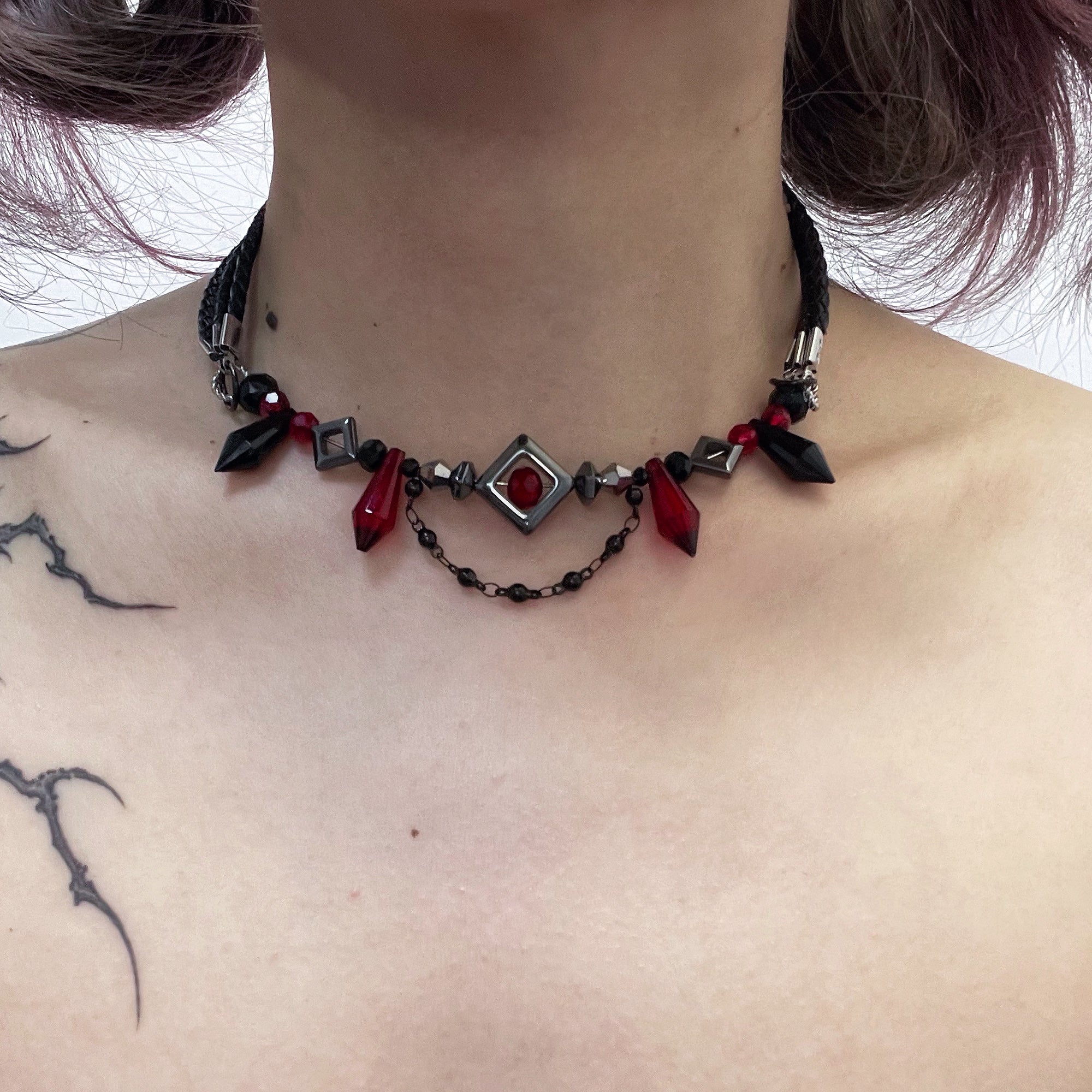 Red & Black Crystal Leather Clavicle Necklace