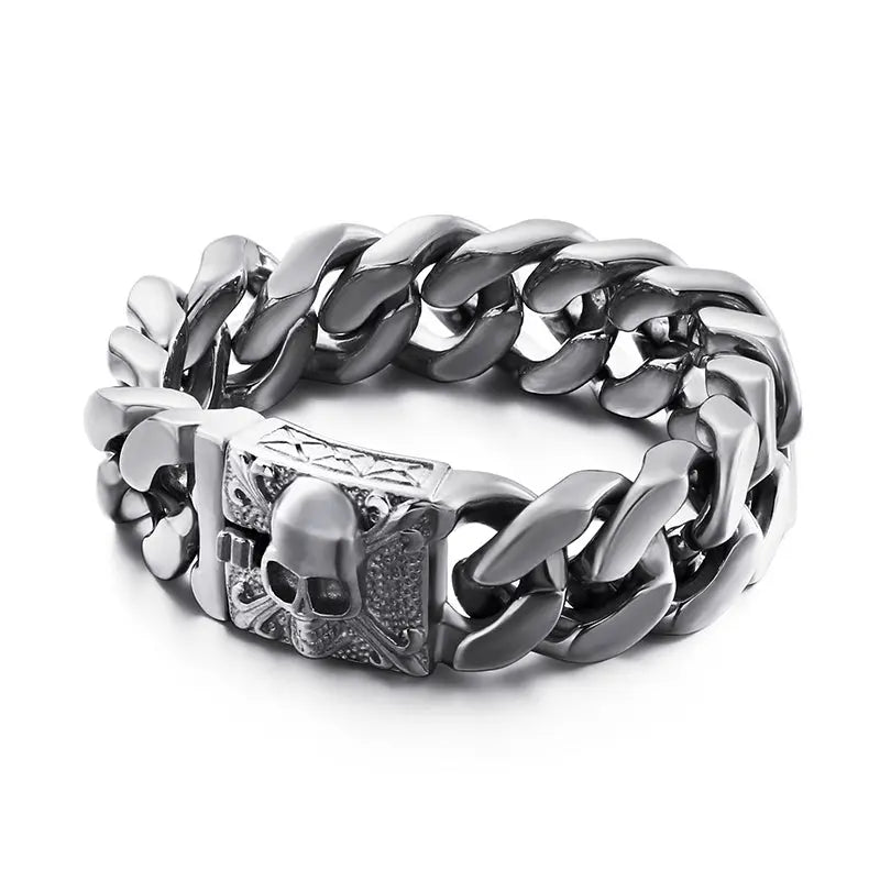 Skull Clasp Stainless Steel Bracelet VRAFI