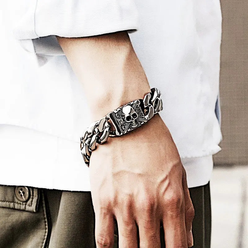 Skull Clasp Stainless Steel Bracelet VRAFI