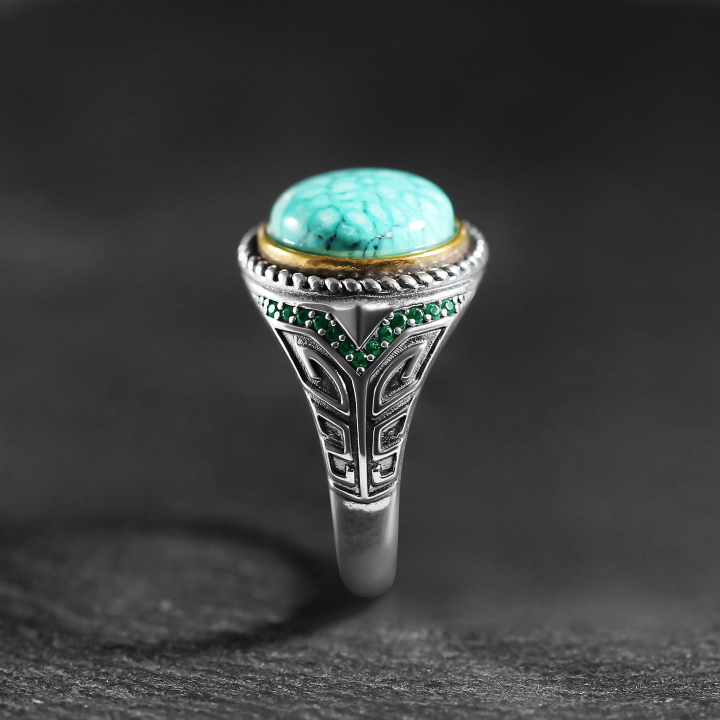 Anillo de acero inoxidable con forma de cuerpo 3D