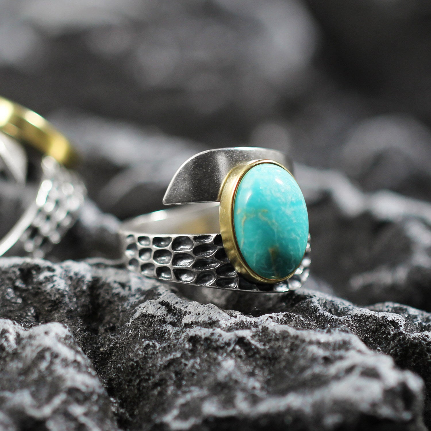 Anillo de acero inoxidable con forma de cuerpo 3D