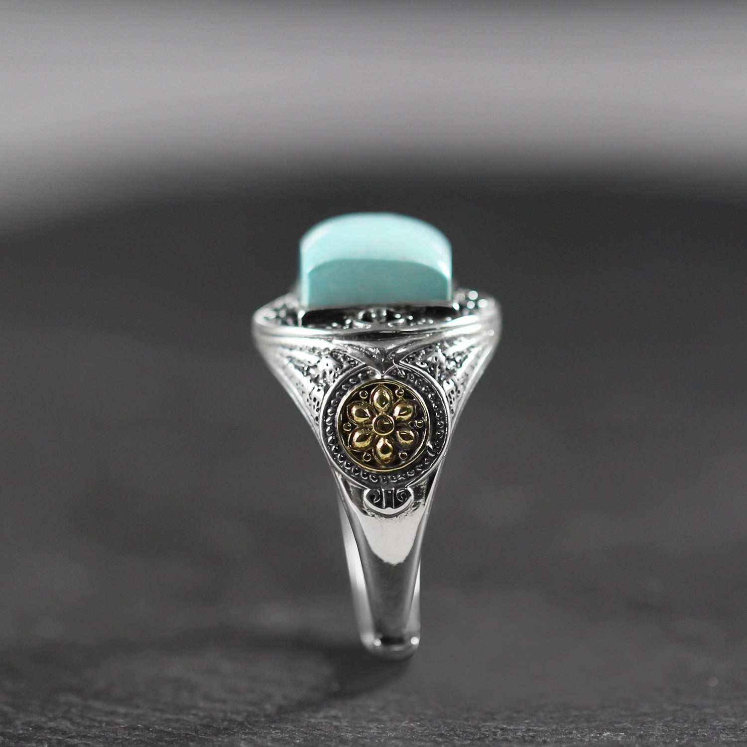 Anillo de acero inoxidable con forma de cuerpo 3D