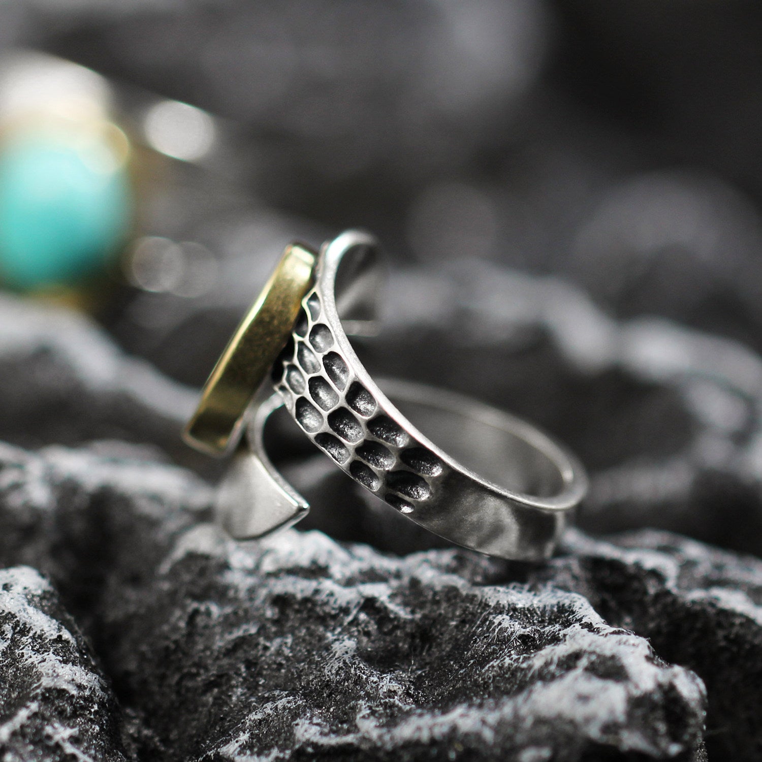 Anillo de acero inoxidable con forma de cuerpo 3D