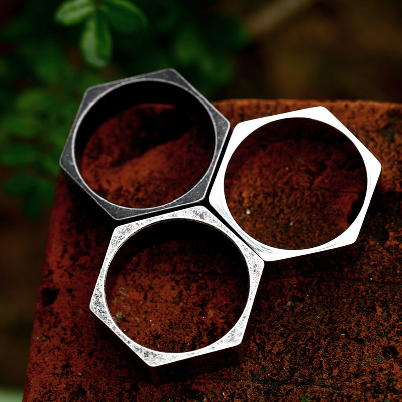 Blumenstruktur mit emailliertem Edelstahlring
