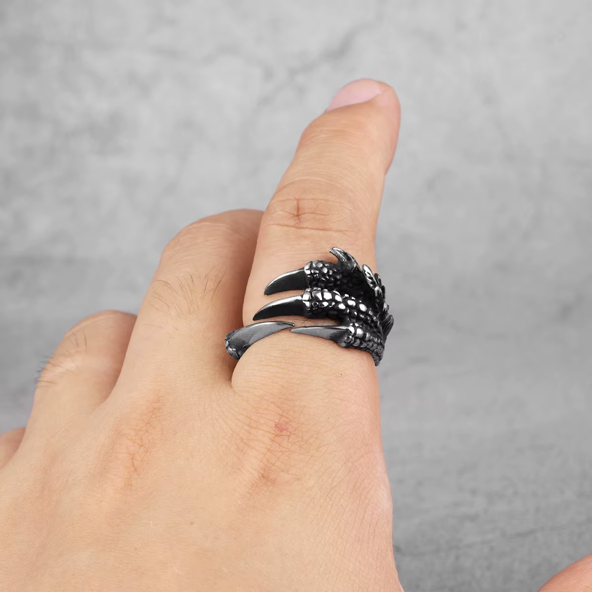 Blumenstruktur mit emailliertem Edelstahlring