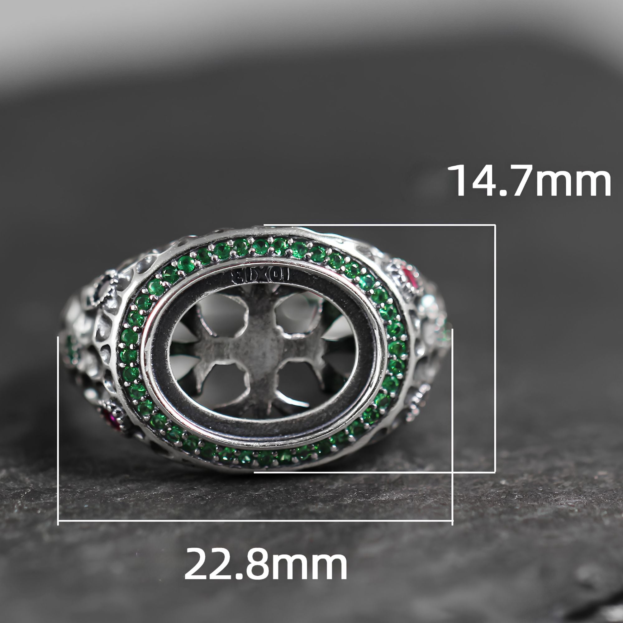 Anillo de acero inoxidable con forma de cuerpo 3D
