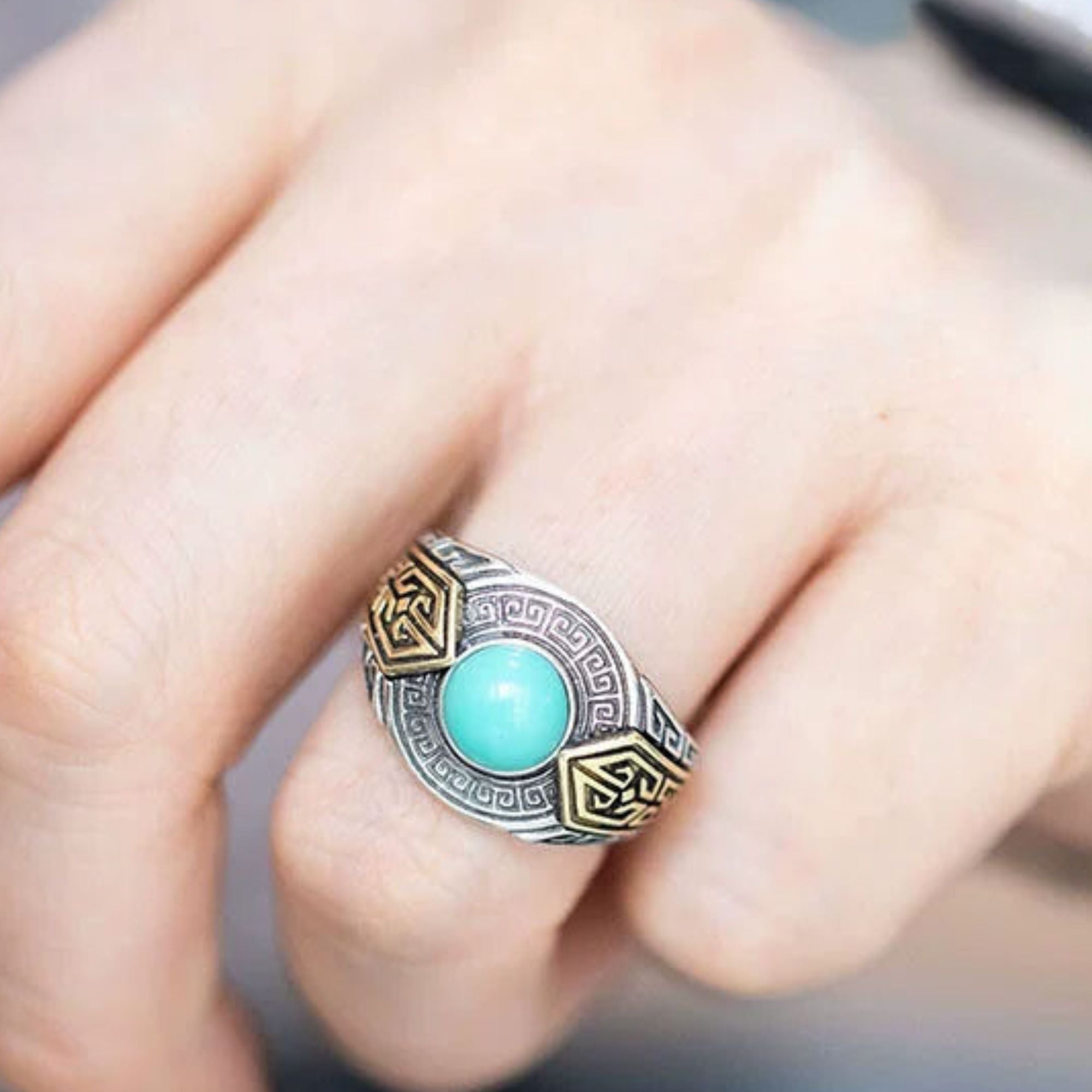 Anillo de acero inoxidable con forma de cuerpo 3D