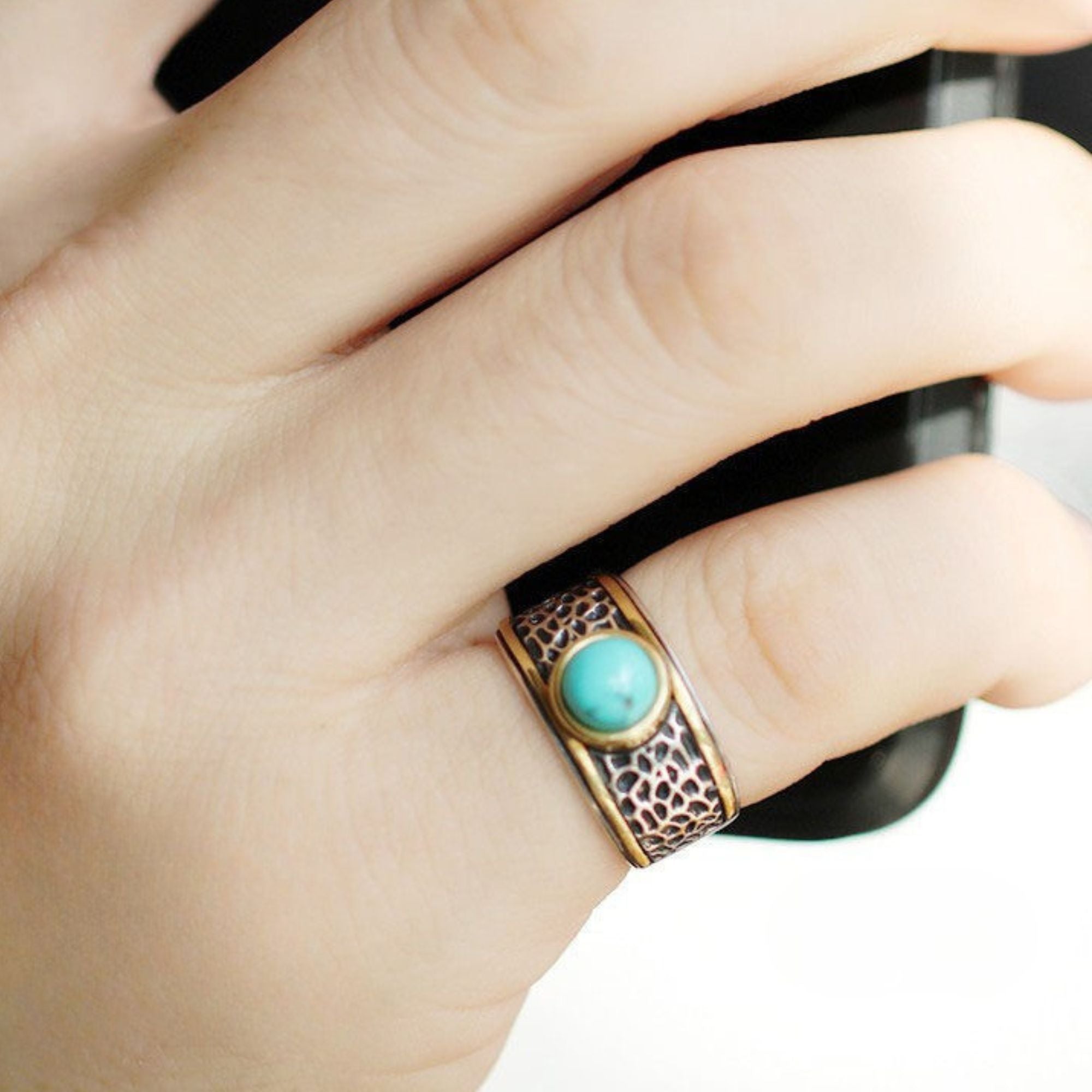 Anillo de acero inoxidable con forma de cuerpo 3D