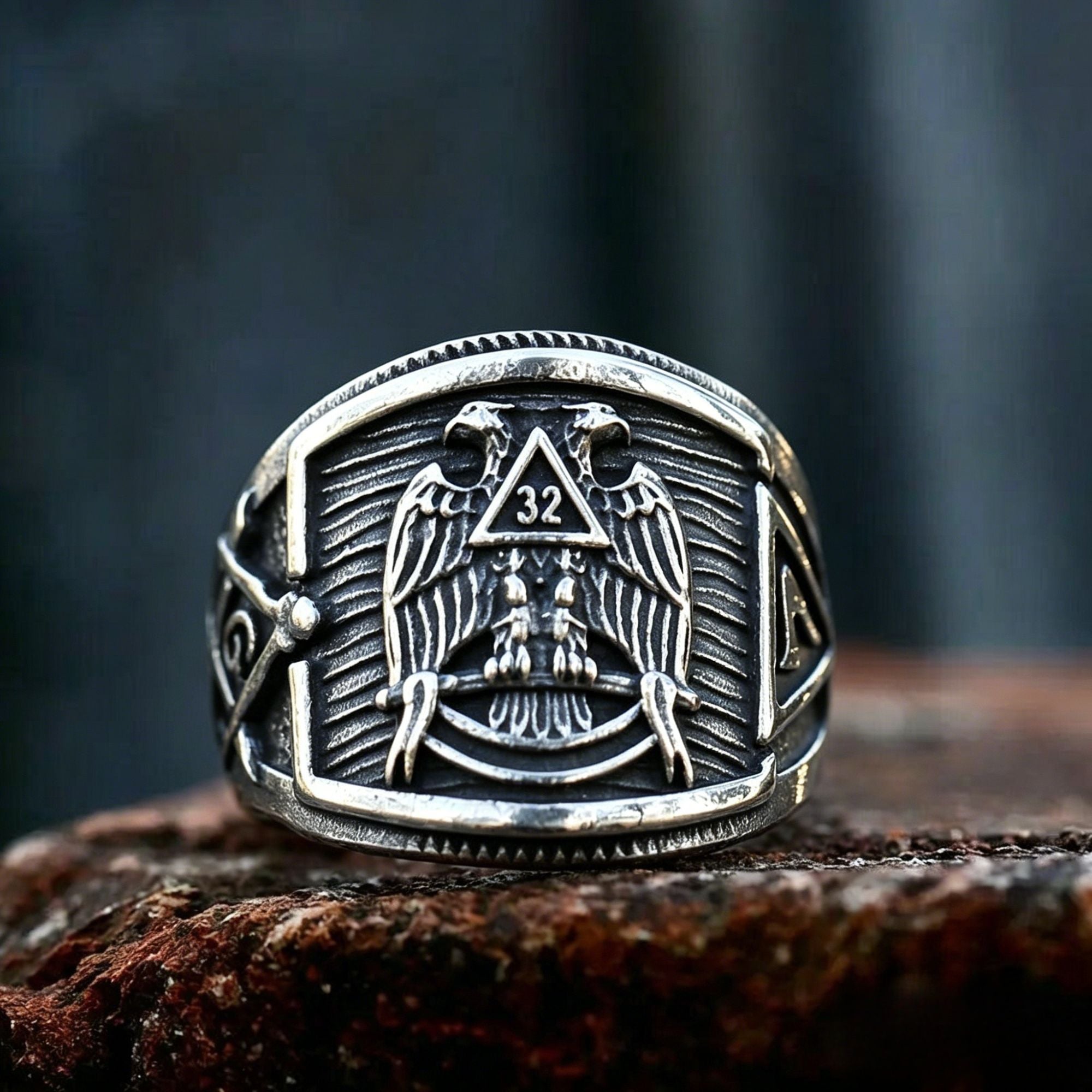 Blumenstruktur mit emailliertem Edelstahlring