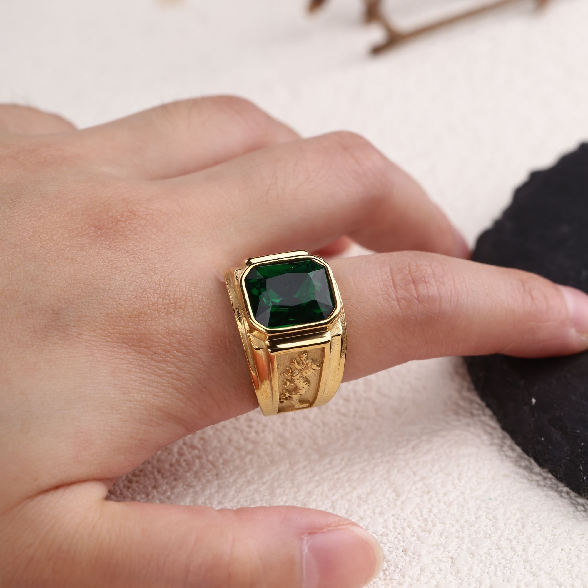 Dual Eastern Dragon Golden Band Gemstone Ring