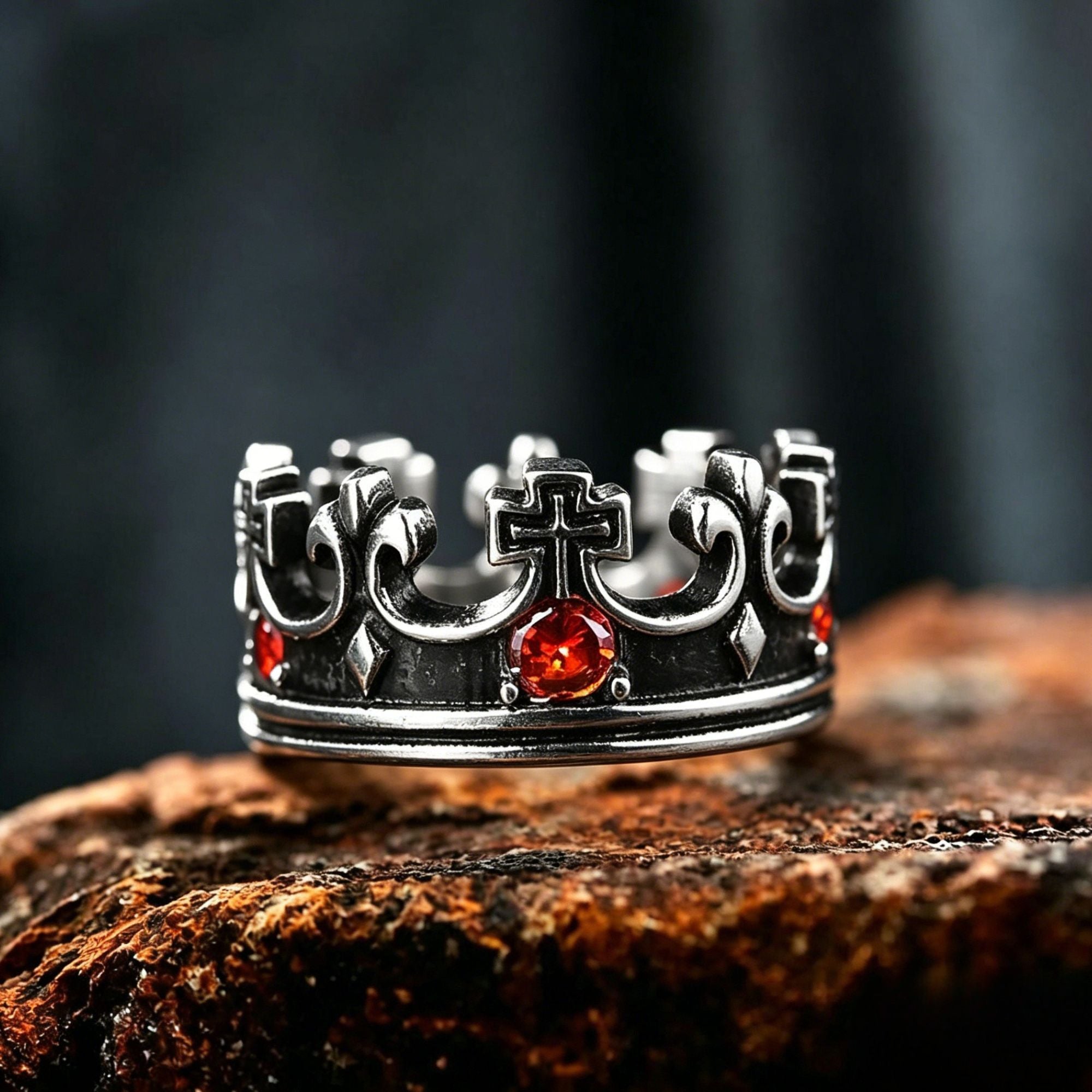 Vintage Gothic Rubin Krone Ring