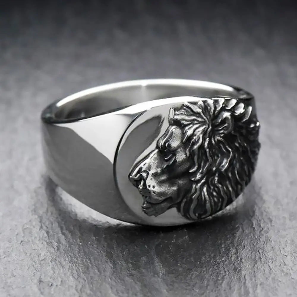 Lion Signet Ring - Vrafi Jewelry