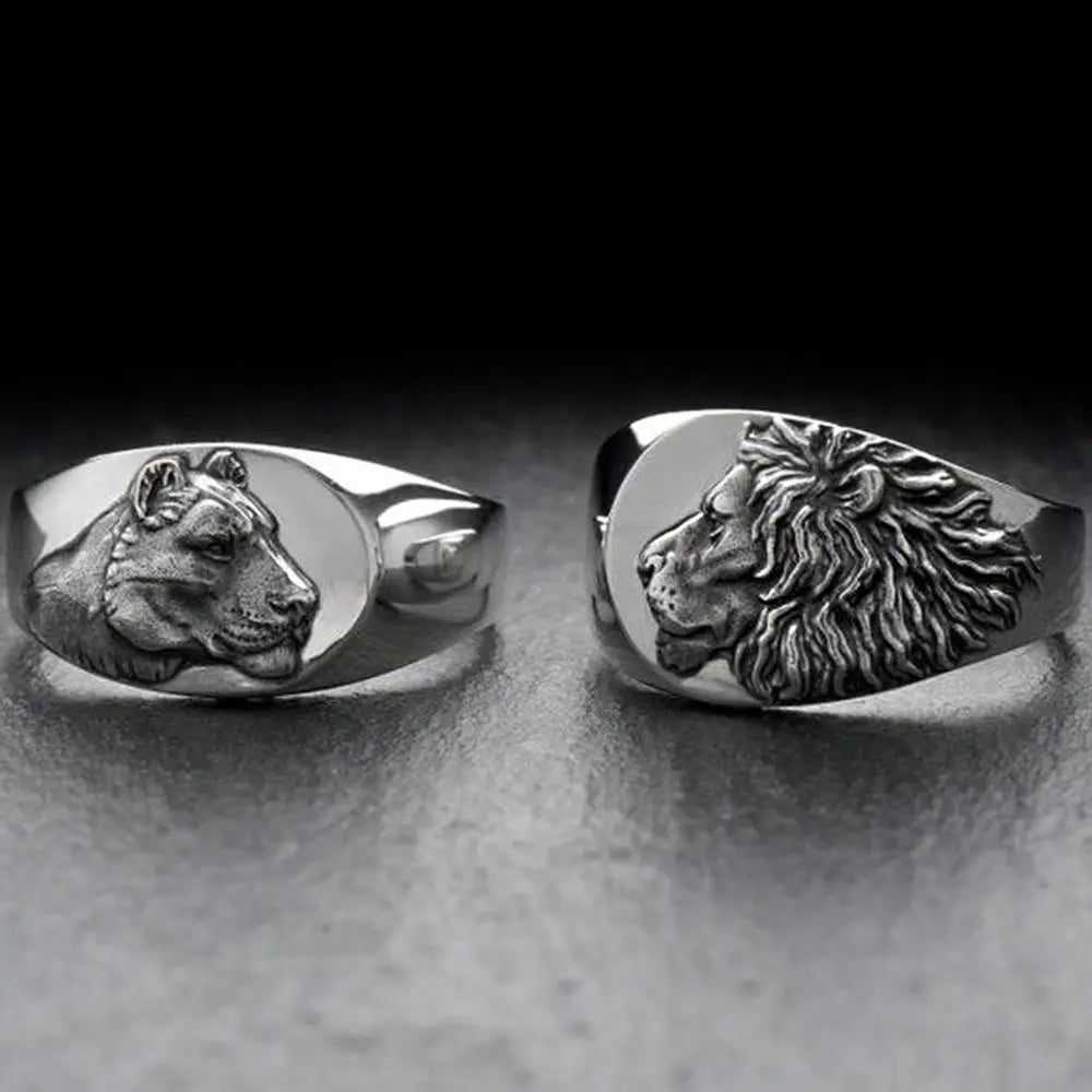 Lioness Signet Silver Ring - Vrafi Jewelry