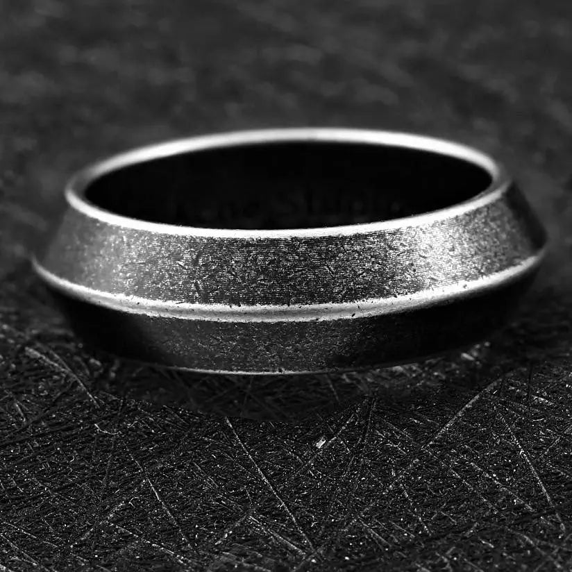 Minimalist Triangle Stainless Steel Ring VRAFI