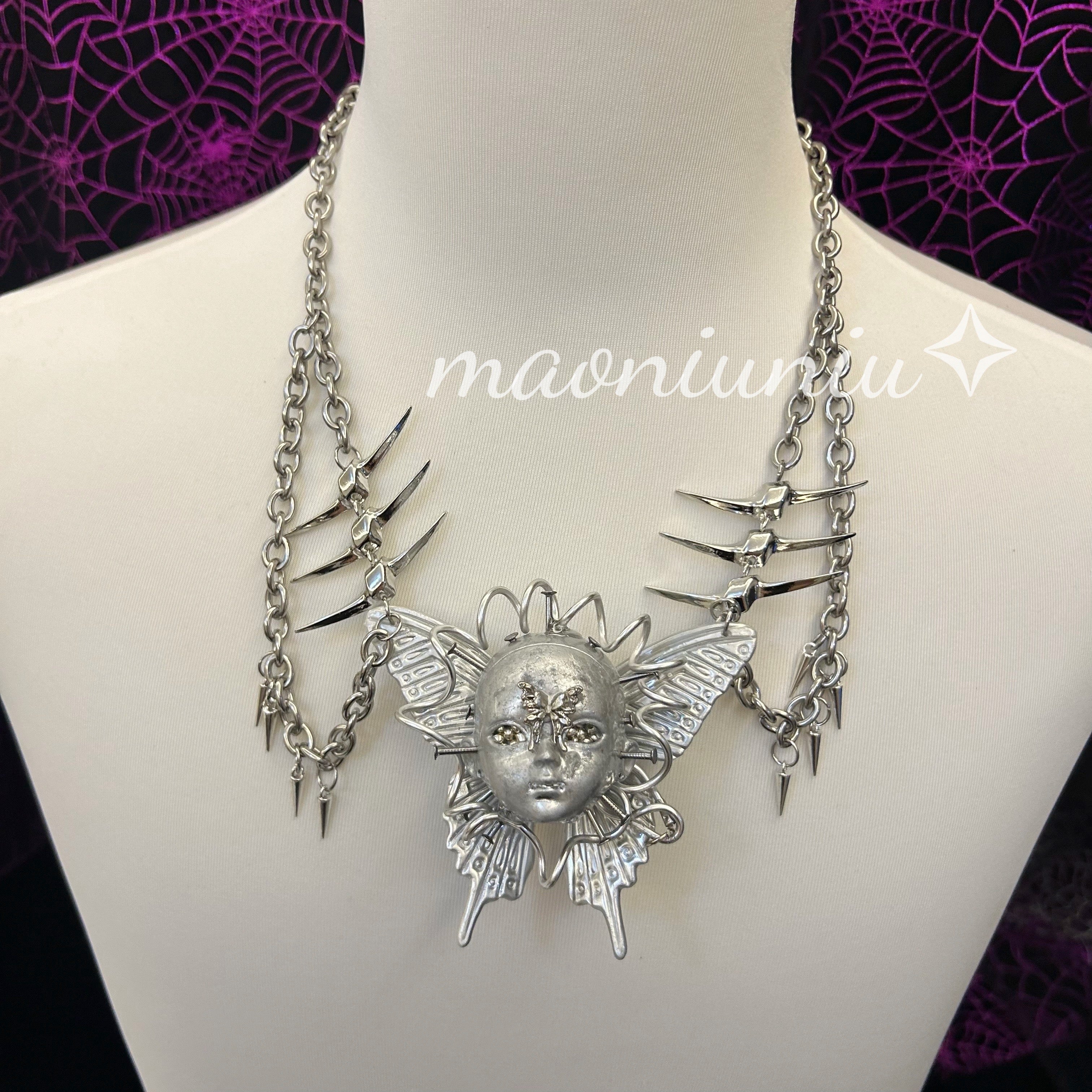 Mechanical wind butterfly necklace