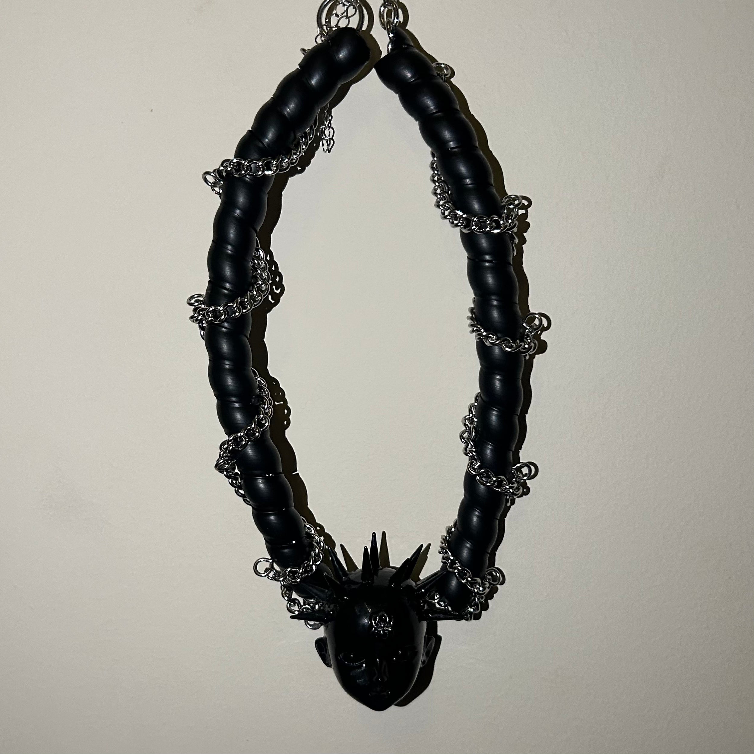Creative round tube black spined skeleton chain
