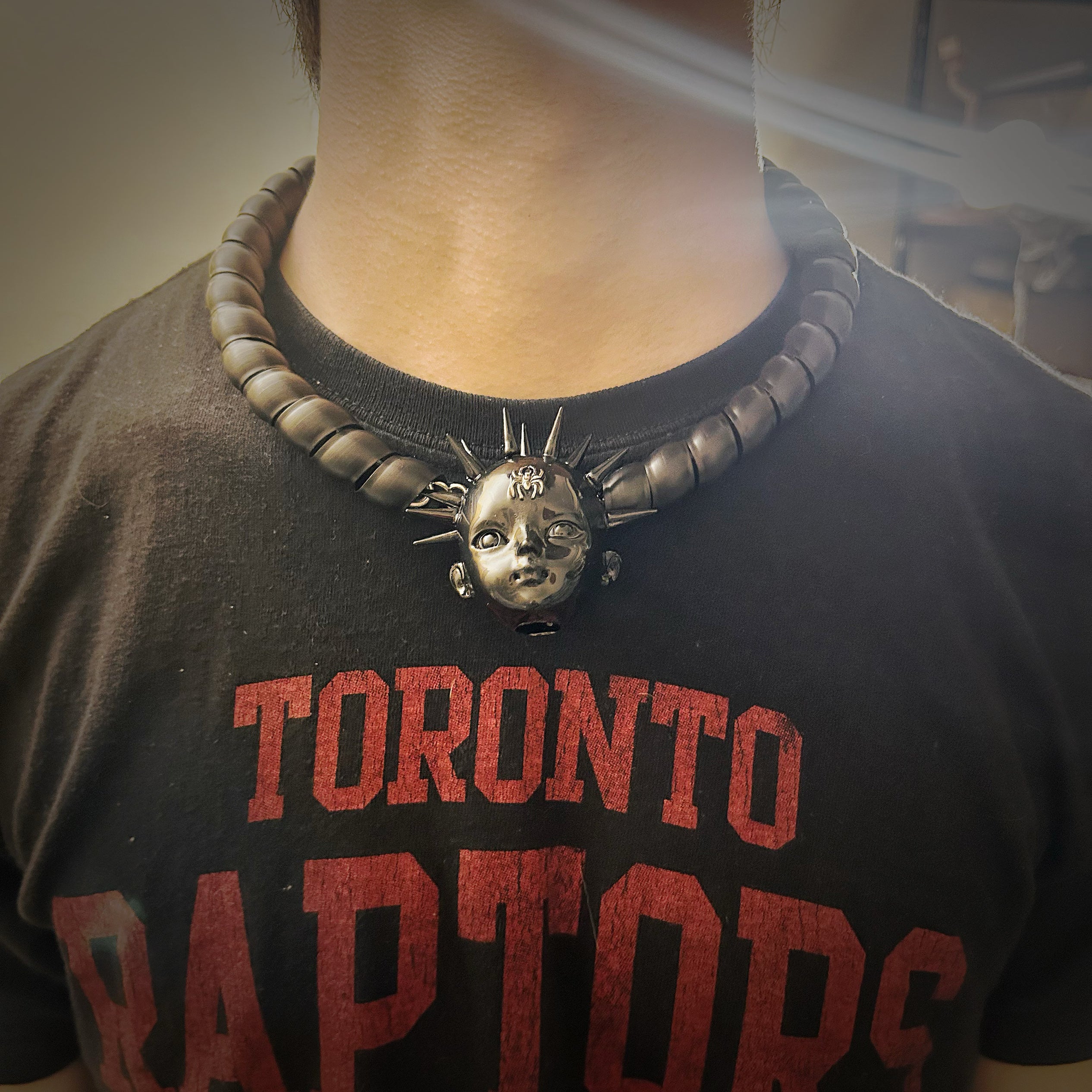 Creative round tube black spined skeleton chain