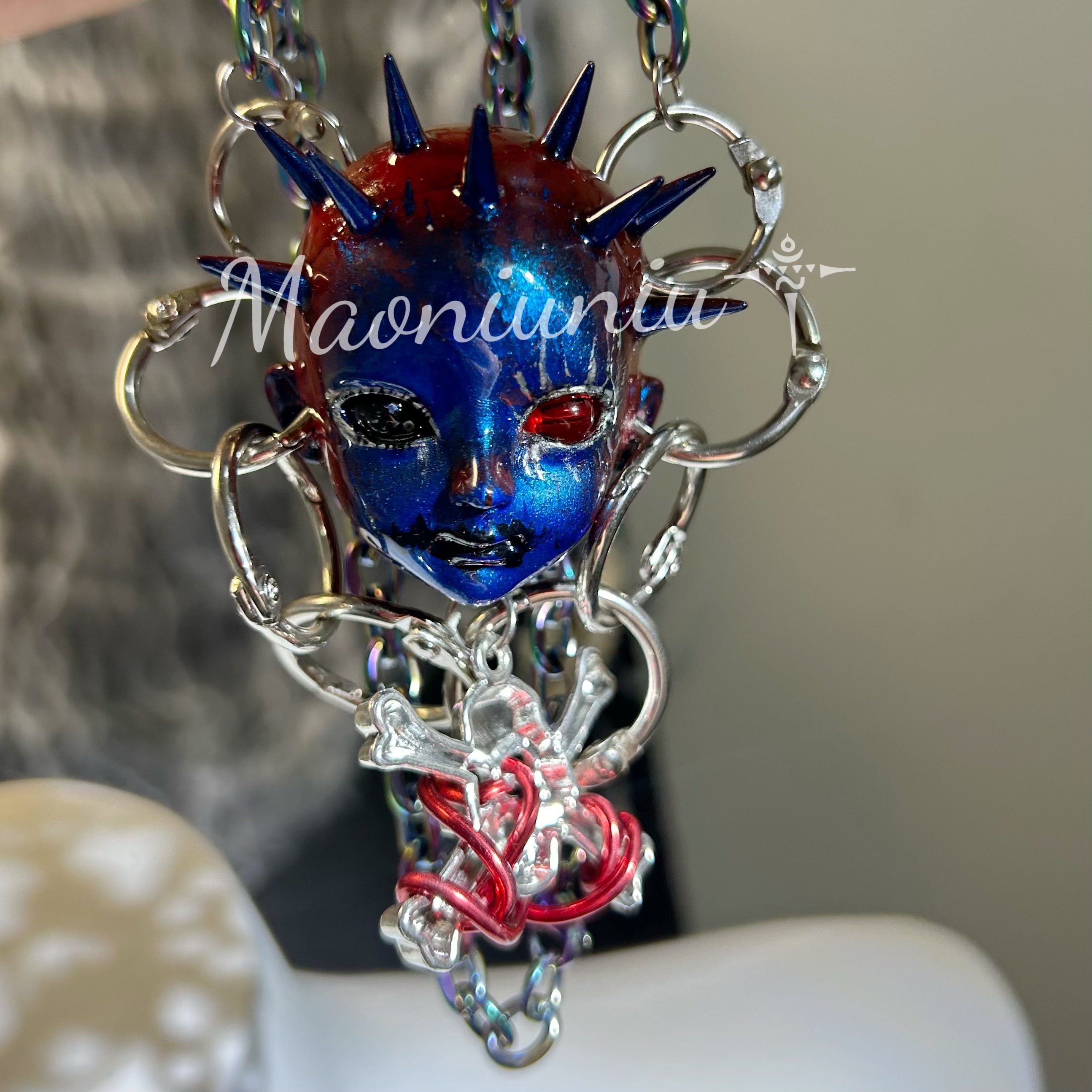 Rivet hip-hop kid head necklace