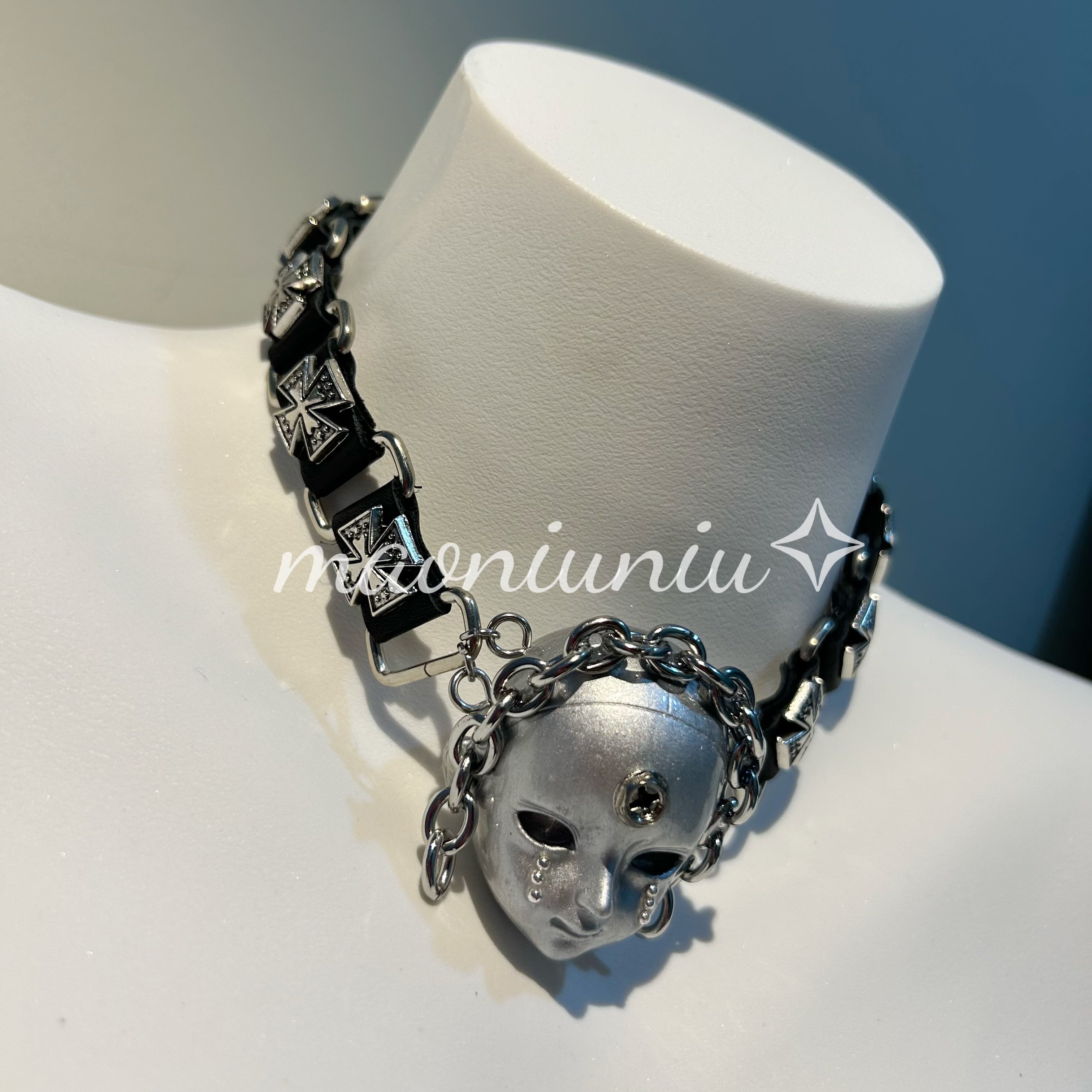 Choker mechanical mask necklace