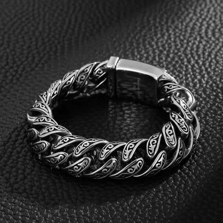 Skull Clasp Heavy Stainless Steel Bracelet VRAFI