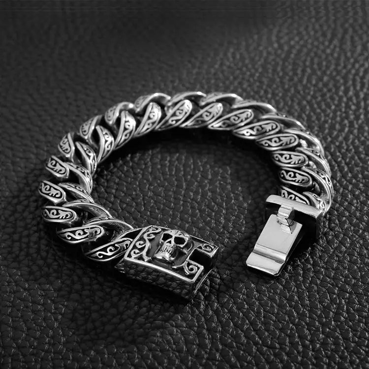 Skull Clasp Heavy Stainless Steel Bracelet VRAFI