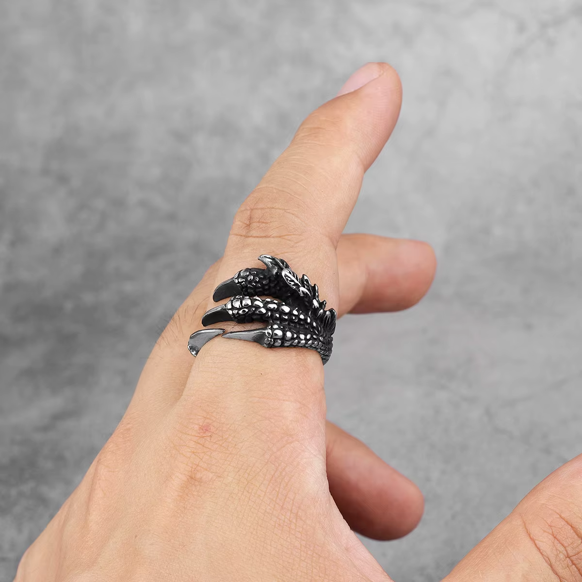 Blumenstruktur mit emailliertem Edelstahlring